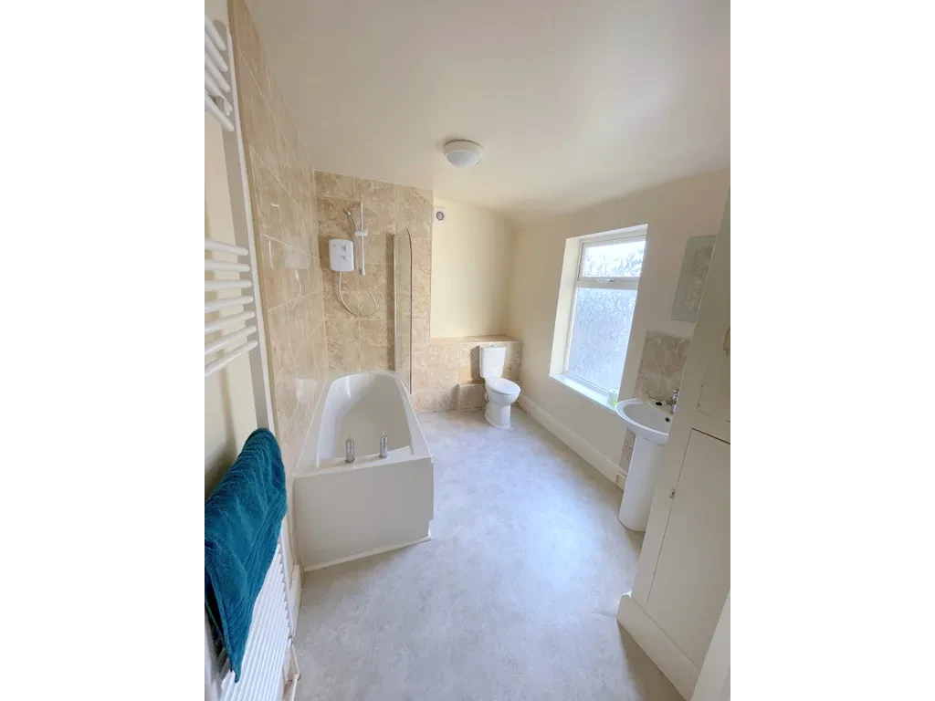 Central Road, Hugglescote Rochester Williams Lettings